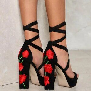 Nasty Gal Rose Embroidered Black Platform heels - Size US 7/Euro 38/UK 5